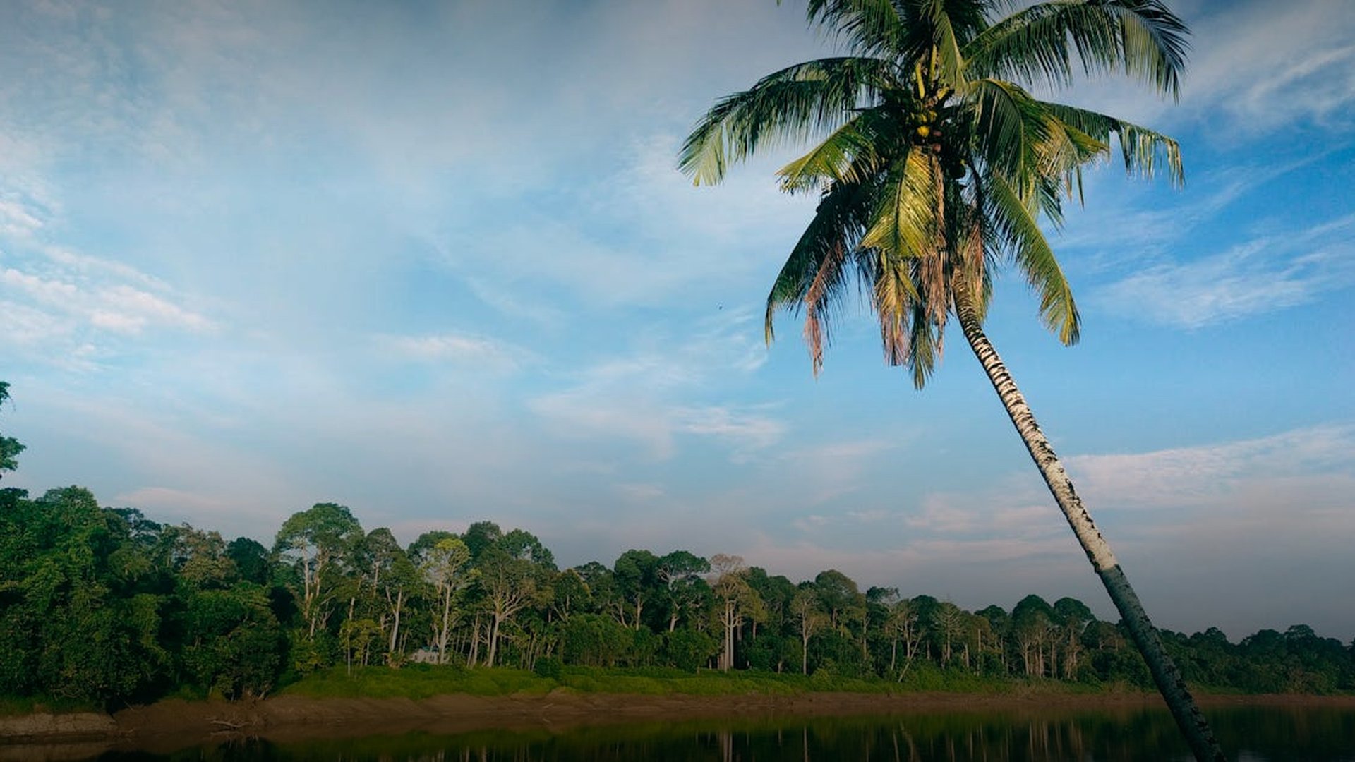 Hillary Clinton Challenges China at ASEAN Regional Forum