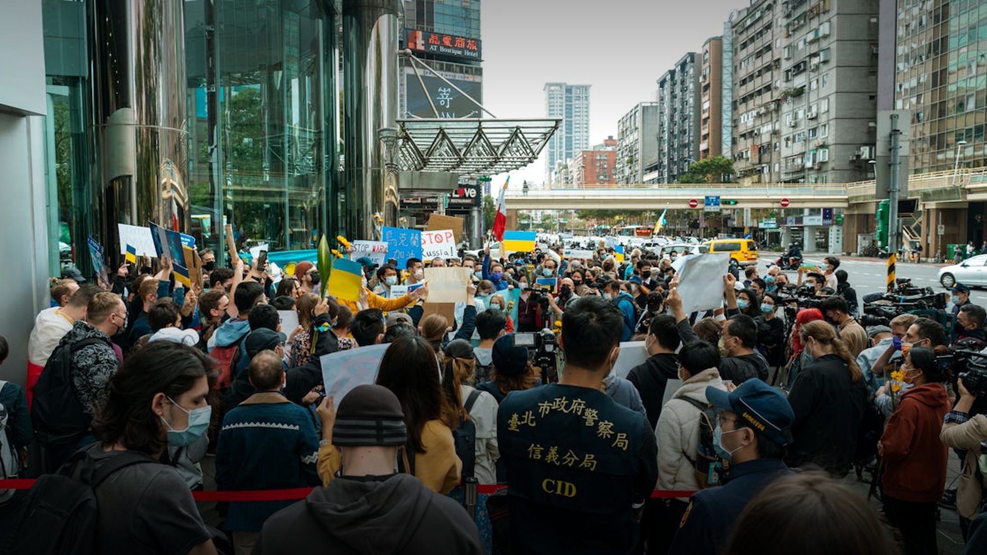 Sudanese Forces Massacre Protesters in Khartoum Sit-In